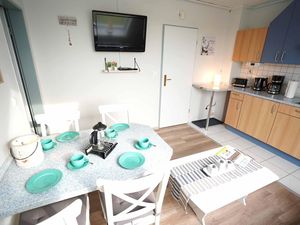 23528158-Ferienwohnung-4-Neuharlingersiel-300x225-2