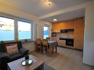 23989055-Ferienwohnung-4-Neuharlingersiel-300x225-0