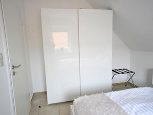 23989203-Ferienwohnung-4-Neuharlingersiel-300x225-5