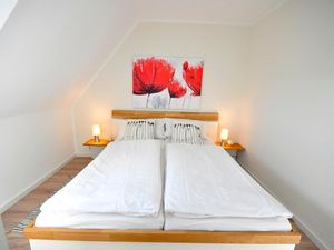 23989197-Ferienwohnung-2-Neuharlingersiel-300x225-1