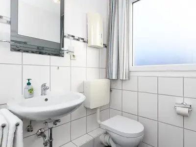Ferienwohnung für 2 Personen (30 m²) in Neuharlingersiel 8/10