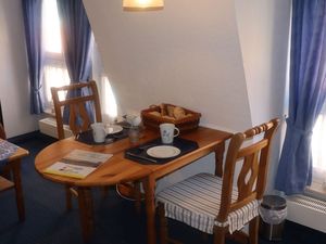 23886081-Ferienwohnung-4-Neuharlingersiel-300x225-3