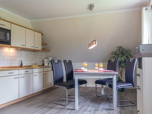 21525791-Ferienwohnung-4-Neuharlingersiel-300x225-2