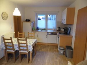 21526135-Ferienwohnung-4-Neuharlingersiel-300x225-4