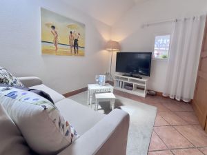 24055191-Ferienwohnung-2-Neuharlingersiel-300x225-3