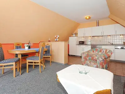 Ferienwohnung für 4 Personen (50 m²) in Neuharlingersiel 8/10