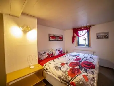 Schlafzimmer 1