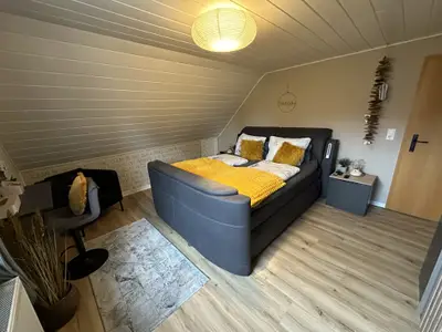 Schlafzimmer 1