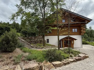 Waldzeitlodge Neuhütten Hinteransicht