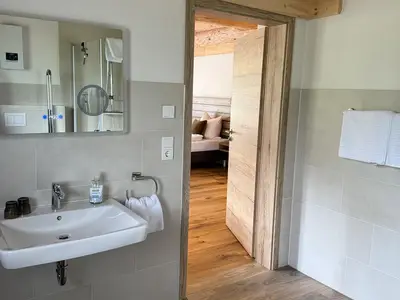 Waldzeitlodge Neuhütten Fuchs Badezimmer