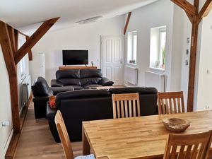 23369460-Ferienwohnung-4-Neukalen-300x225-1