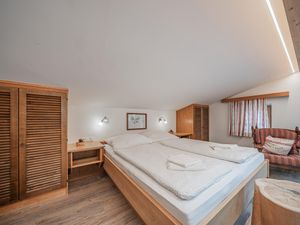 23895247-Ferienwohnung-25-Neukirchen am Großvenediger-300x225-2