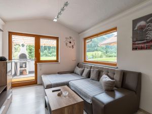 23939018-Ferienwohnung-4-Neukirchen am Großvenediger-300x225-1