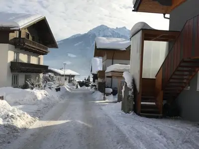 Außenseite Ferienhaus [Winter]