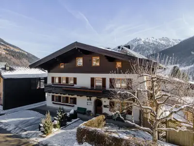 Außenseite Ferienhaus [Winter]