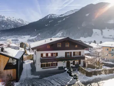 Außenseite Ferienhaus [Winter]