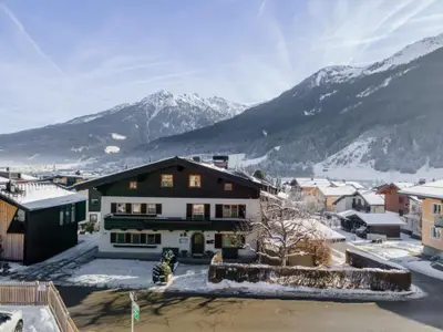 Außenseite Ferienhaus [Winter]