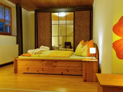 Schlafzimmer, Bett 1,80 x 2,00