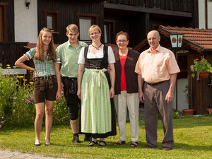 22142475-Ferienwohnung-3-Neukirchen beim Heiligen Blut-300x225-1