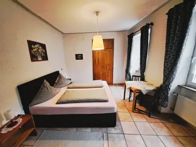 Schlafzimmer 1