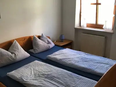 Schlafzimmer 1