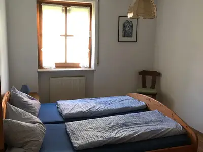Schlafzimmer 1