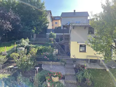 Garten hinter dem Haus