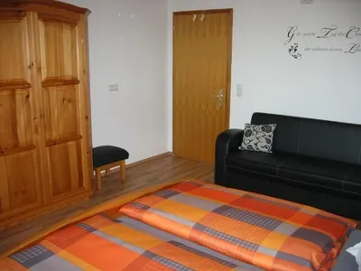 Schlafzimmer 2 mit Klappcouch