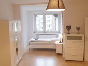 22304621-Ferienwohnung-6-Neuss-300x225-5