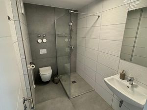 24007935-Ferienwohnung-1-Neuss-300x225-5