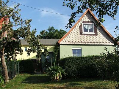 Haus mit Ferienwohnung und Garten