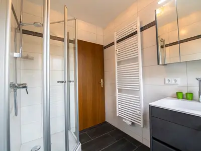 Bad mit Dusche/WC