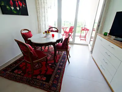 Blick vom Esstisch Richtung Balkon