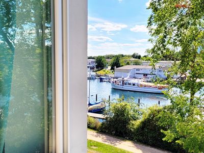 Ausblick auf Schiffe und Segelboote