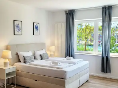 Blick in das Wohn- und Schlafzimmer