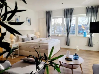 Helles Appartement mit Blick auf die Boote