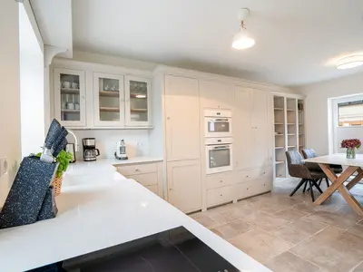 Eleganz trifft Komfort – Ferienwohnung mit Sauna & Balkon