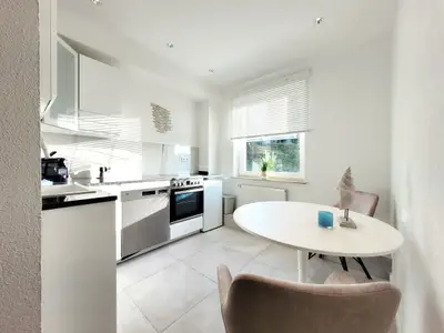 Küche mit Essbereich