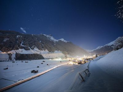 TVBStubaiTirol_AndreSchoenherr_Neustift_at_night_0