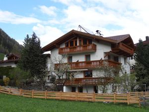 18383131-Ferienwohnung-3-Neustift im Stubaital-300x225-0