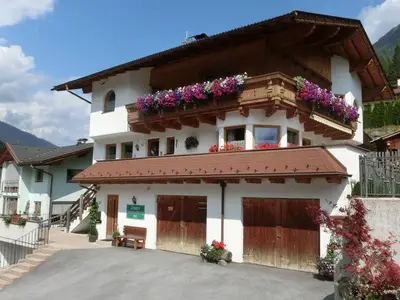 Sommeransicht Haus