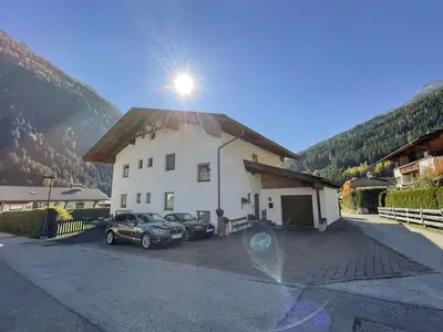 Haus mit Parkplatz