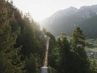Hängebrücke oberhalb Neustift