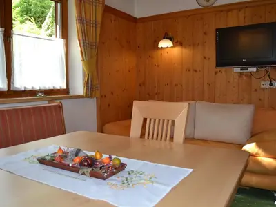 Wohnraum mit Sat-TV