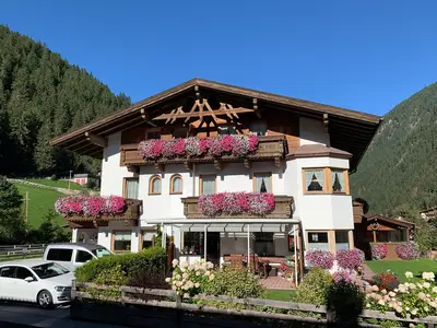 Bild-Haus-feratel praxmarer