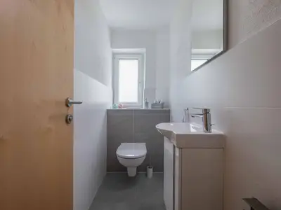 separates WC