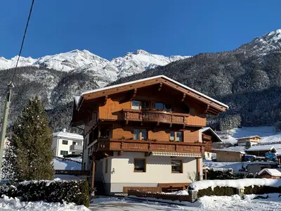 Hausansicht Winter