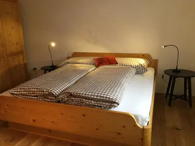 Schlafzimmer 1