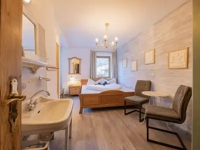 Schlafzimmer 1