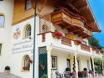Olympia Schlössl Hausansicht